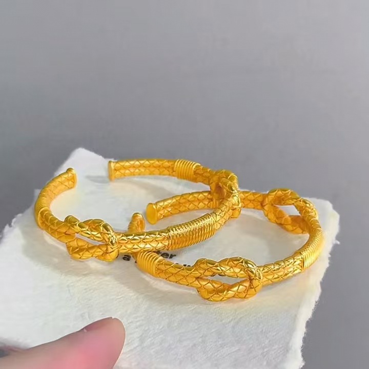 Women's 24K Gold AU999 Heracle - Outdoor Adventure At 评论和价格