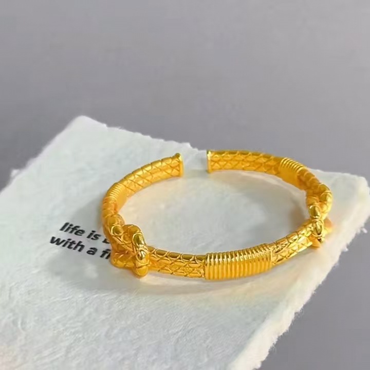 Women's 24K Gold AU999 Heracle - Outdoor Adventure At 评论和价格