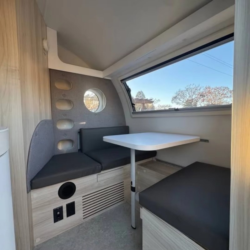 Custom Camper Van Travel Trail - Outdoor Adventure Vehicles 评论和价格